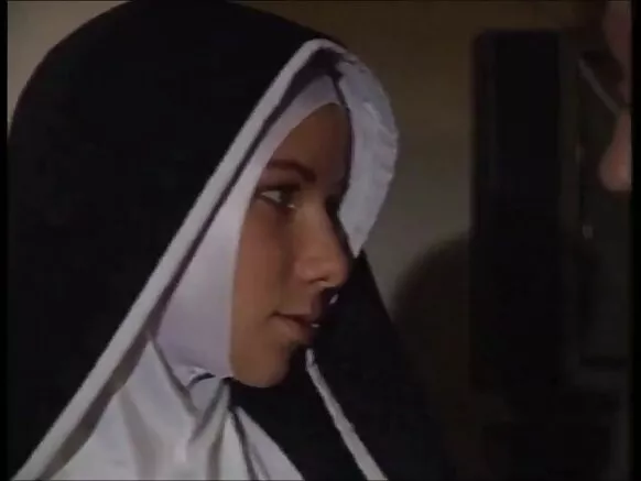 Julia, Taylor anal, bian nin bla nna nga be fa fite nzra nun’n, Hongrie.
